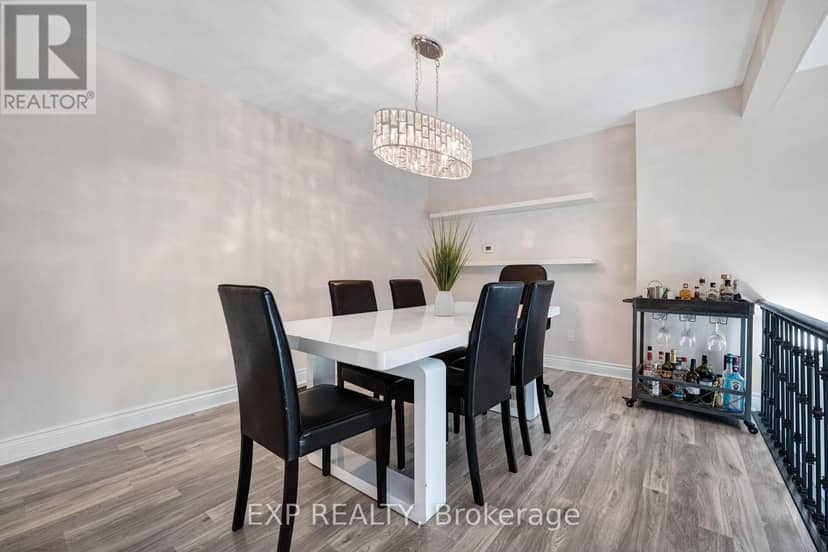 6 Poplar Crescent — photo 15 of 40