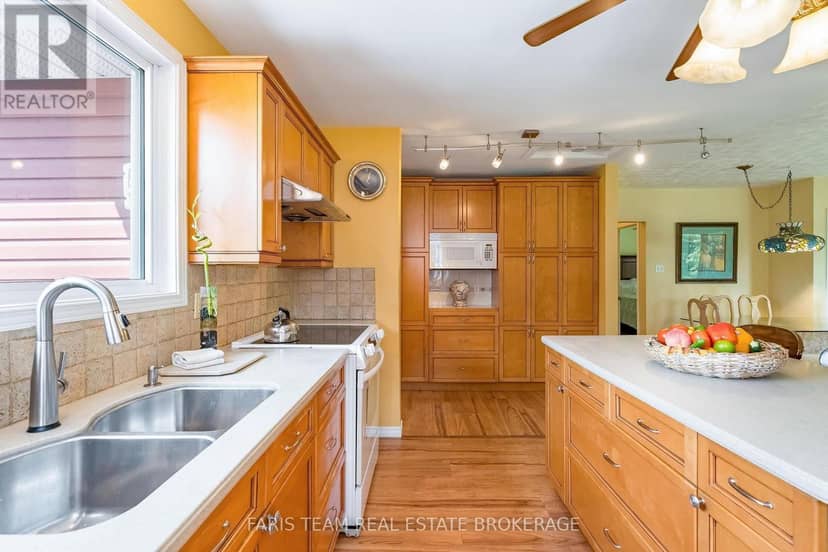 320 Cherry Street, Tay, photo 5