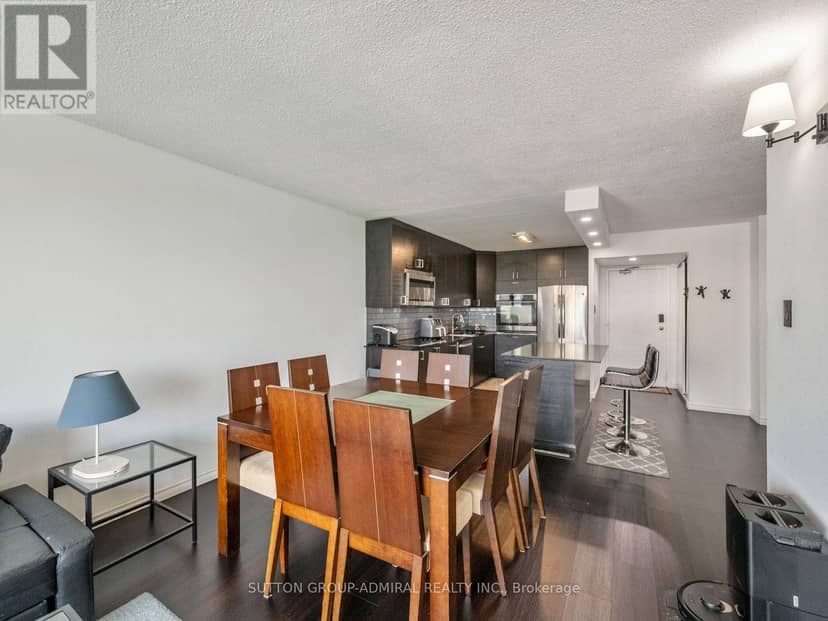 1811 - 10 Martha Eaton Way — photo 12 of 40