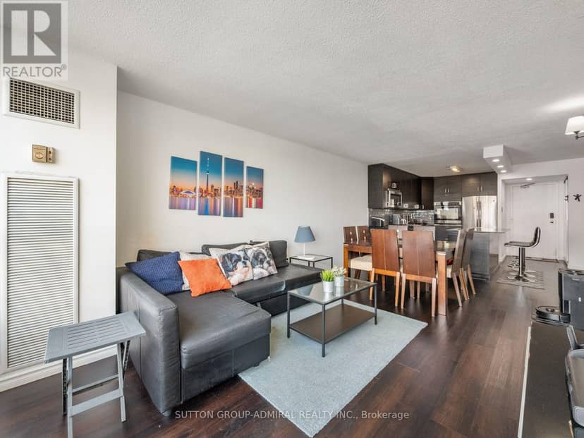 1811 - 10 Martha Eaton Way — photo 18 of 40