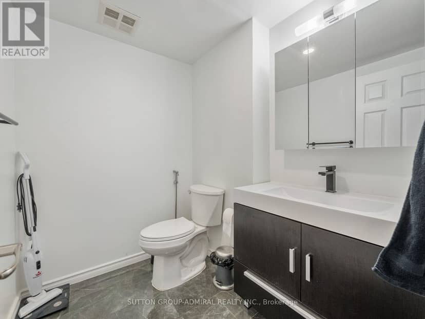 1811 - 10 Martha Eaton Way — photo 27 of 40