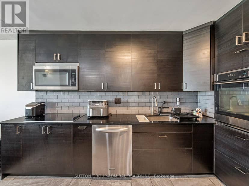1811 - 10 Martha Eaton Way, Toronto, photo 4