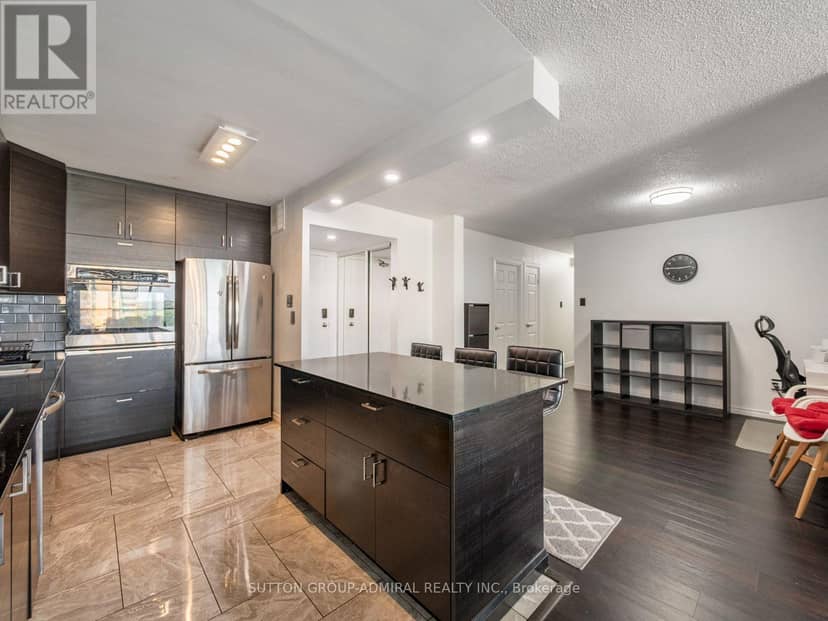 1811 - 10 Martha Eaton Way — photo 9 of 40