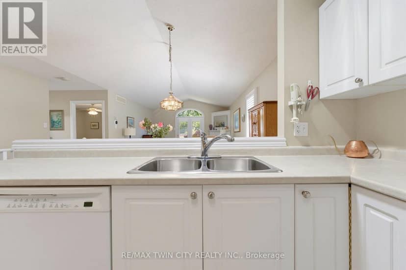 9 - 73 Morton Avenue W — photo 11 of 29
