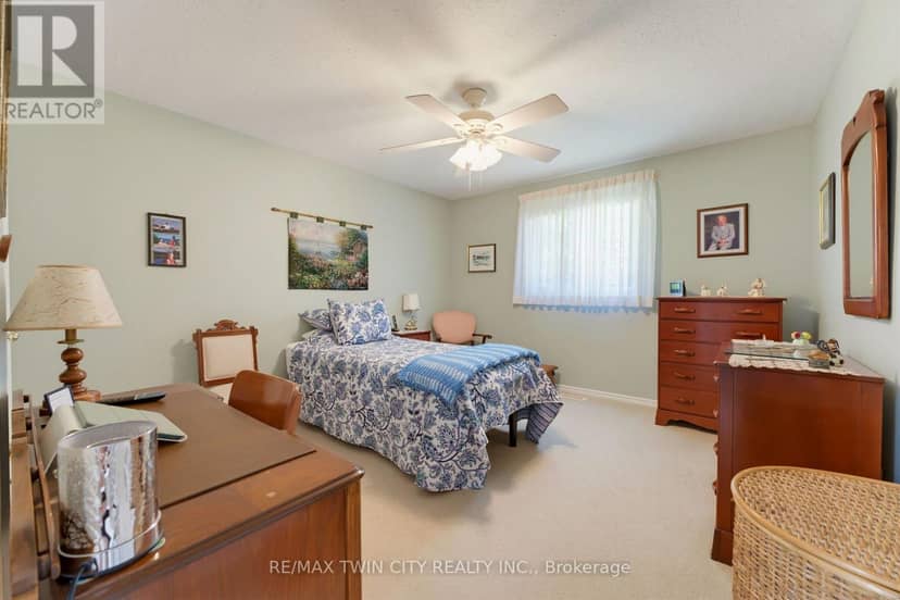 9 - 73 Morton Avenue W — photo 13 of 29