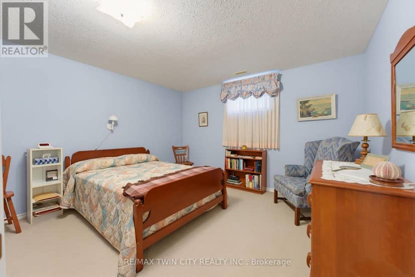 9 - 73 Morton Avenue W — photo 14 of 29