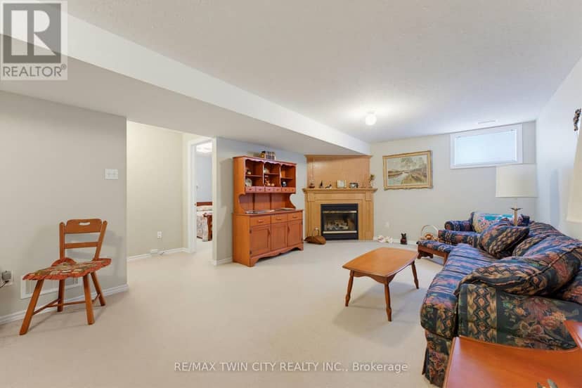 9 - 73 Morton Avenue W — photo 19 of 29