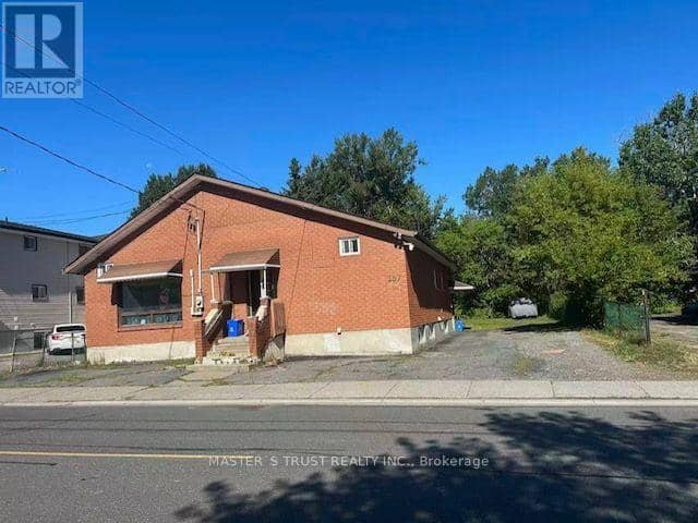 257 Leslie Street, Greater Sudbury
