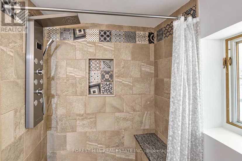 240 Britannia Road — photo 17 of 22