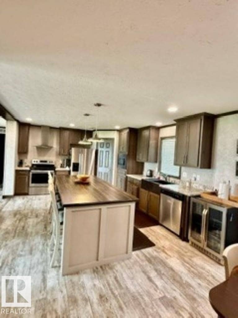 890 Pelican Rd — photo 9 of 40