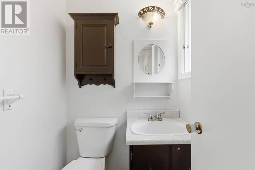48 Regal Road — photo 10 of 38