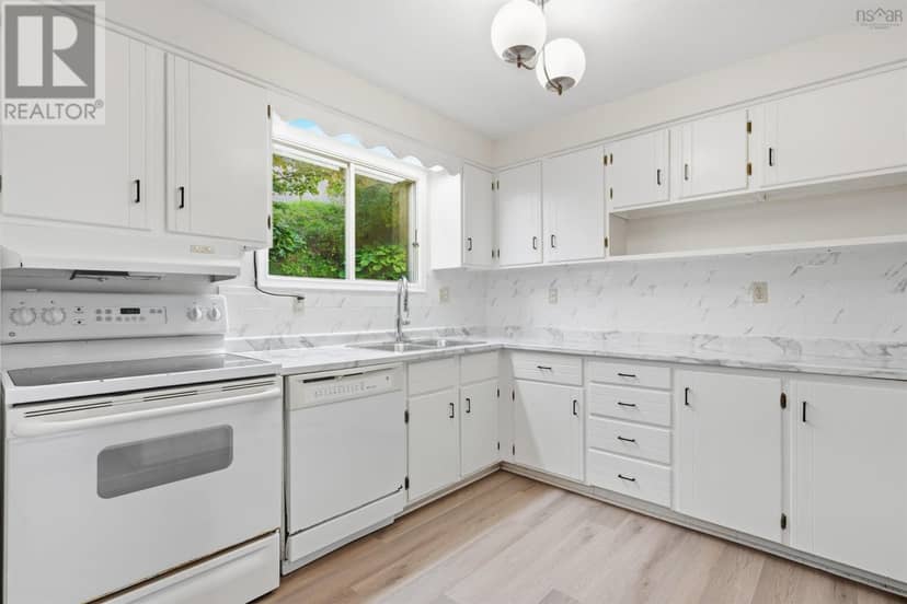 48 Regal Road — photo 14 of 38