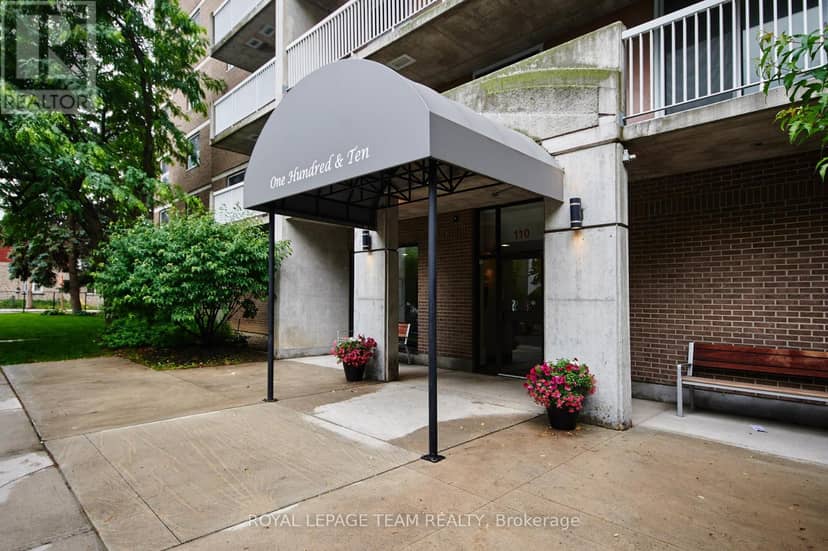 904 - 110 Forward Avenue — photo 3 of 34