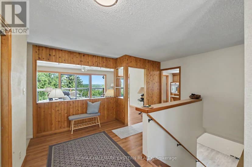 473 Sunset Crescent — photo 14 of 40