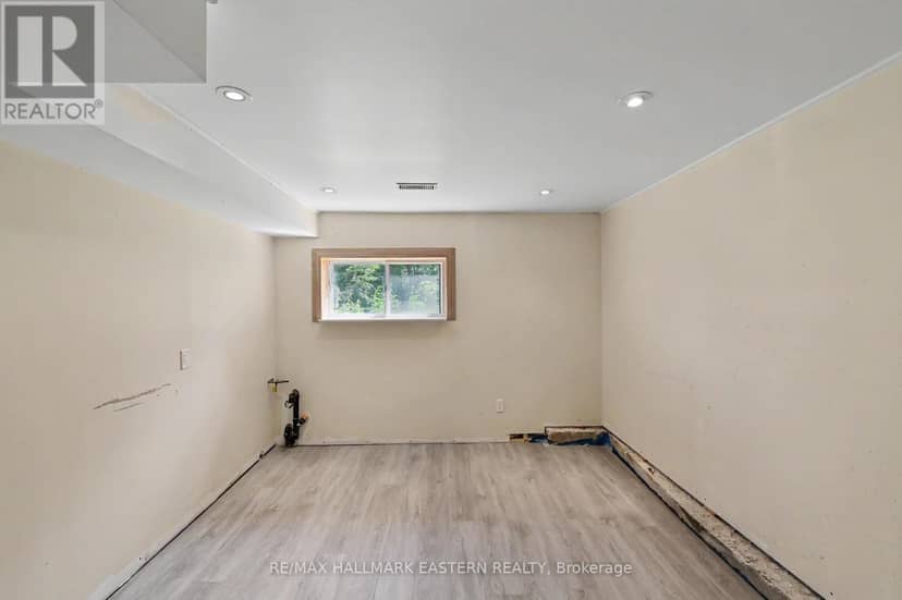 473 Sunset Crescent — photo 33 of 40