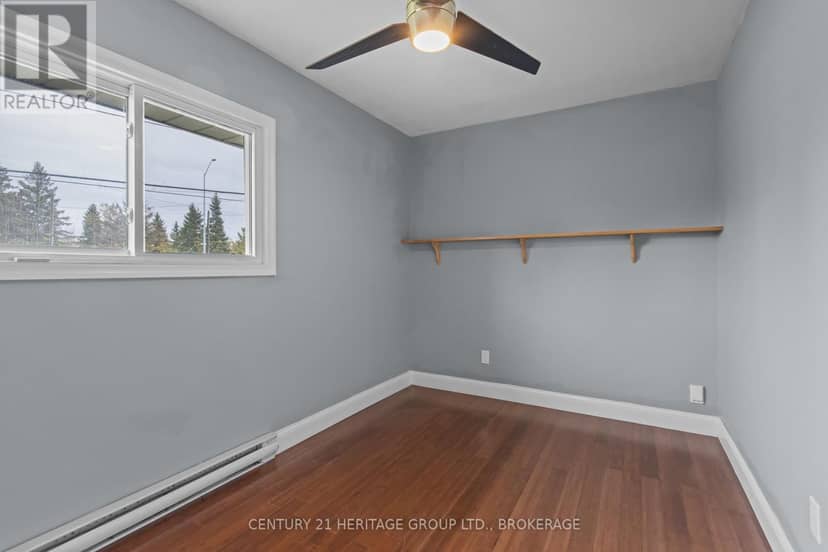 3007 Princess Street — photo 16 of 37