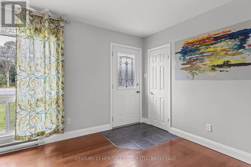 3007 Princess Street — photo 4 of 37