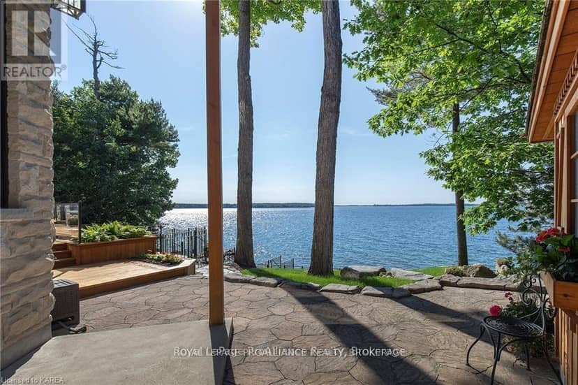 1618 St Lawrence Avenue — photo 6 of 40