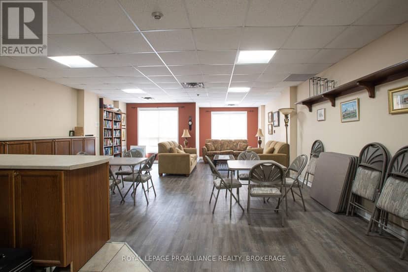 205 - 350 Wellington Street — photo 26 of 35