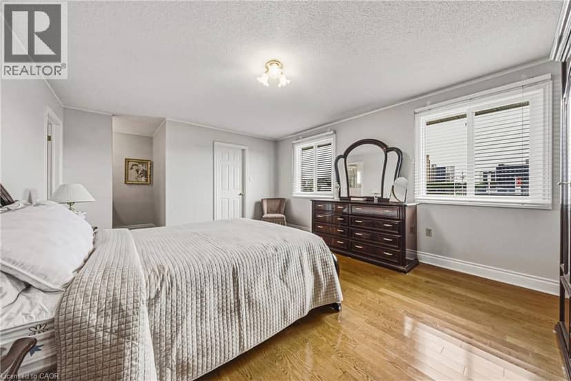 90 FAIRINGTON Crescent — photo 24 of 40