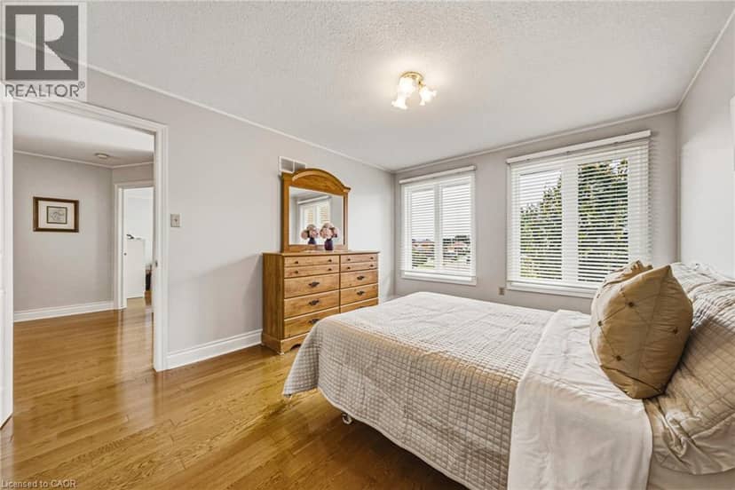 90 FAIRINGTON Crescent — photo 22 of 40