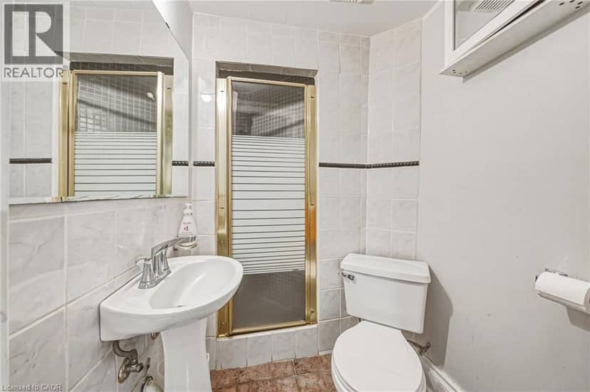 90 FAIRINGTON Crescent — photo 37 of 40