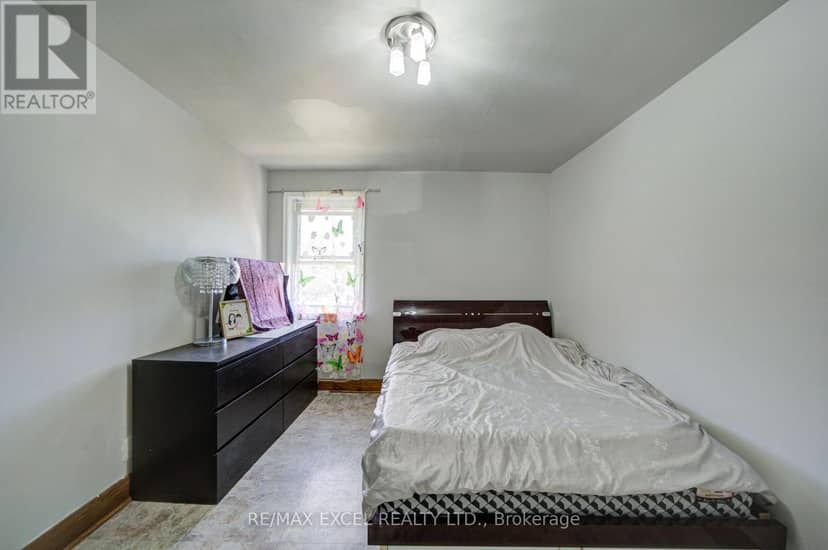 39 Kilmarnock Avenue — photo 18 of 40
