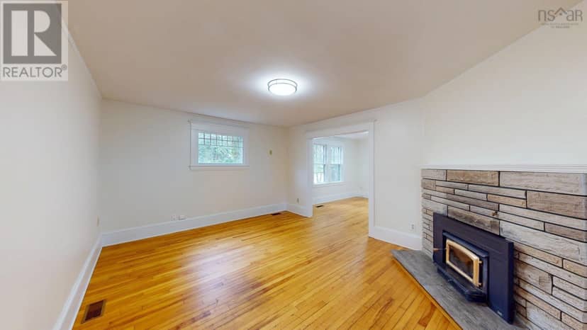9517 Commercial Street — photo 10 of 40