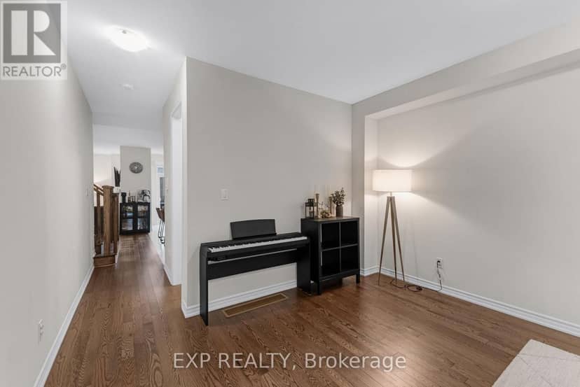 18 Hough Lane, Ajax, photo 8