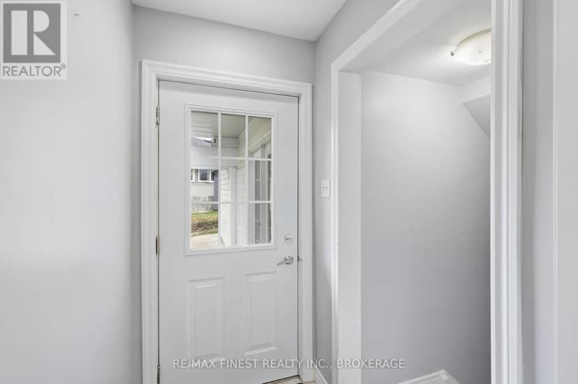 18 Stormont Avenue — photo 25 of 40