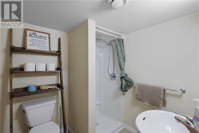 147 THORNE Street — photo 37 of 37