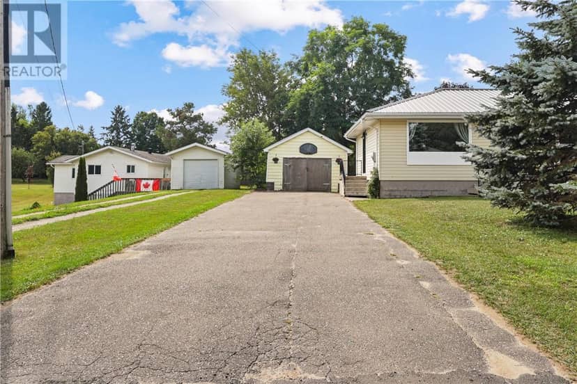 147 THORNE Street, Mindemoya, Manitoulin Island, photo 4