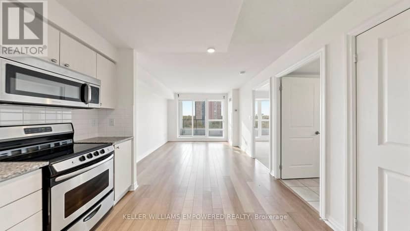 807 - 2015 Sheppard Avenue E — photo 12 of 39