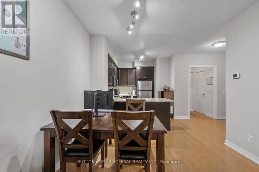 215 - 9255 Jane Street — photo 12 of 40