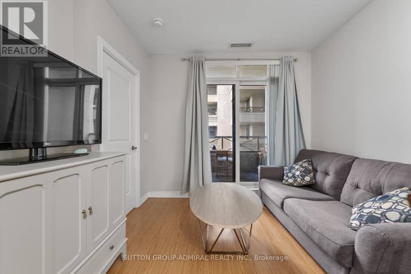 215 - 9255 Jane Street — photo 9 of 40