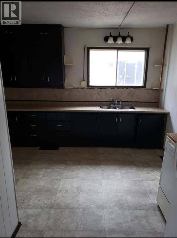 605 Railway Avenue, Trochu, photo 5