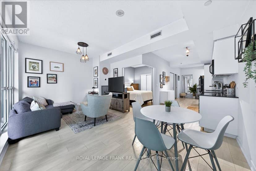 405 - 150 East Liberty Street — photo 1 of 33