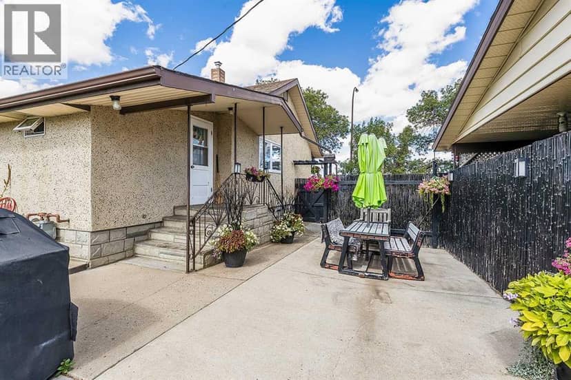 708 Broadway Avenue E — photo 37 of 40