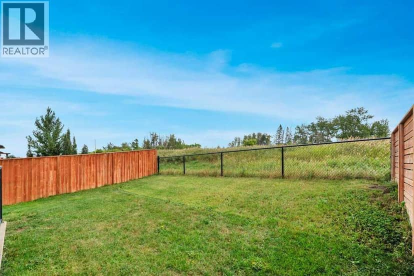 32 Lakewood Circle, Strathmore, photo 4