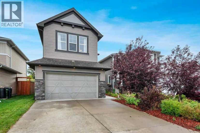 32 Lakewood Circle, Strathmore, photo 2