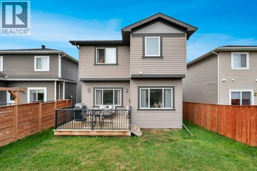 32 Lakewood Circle, Strathmore, photo 5