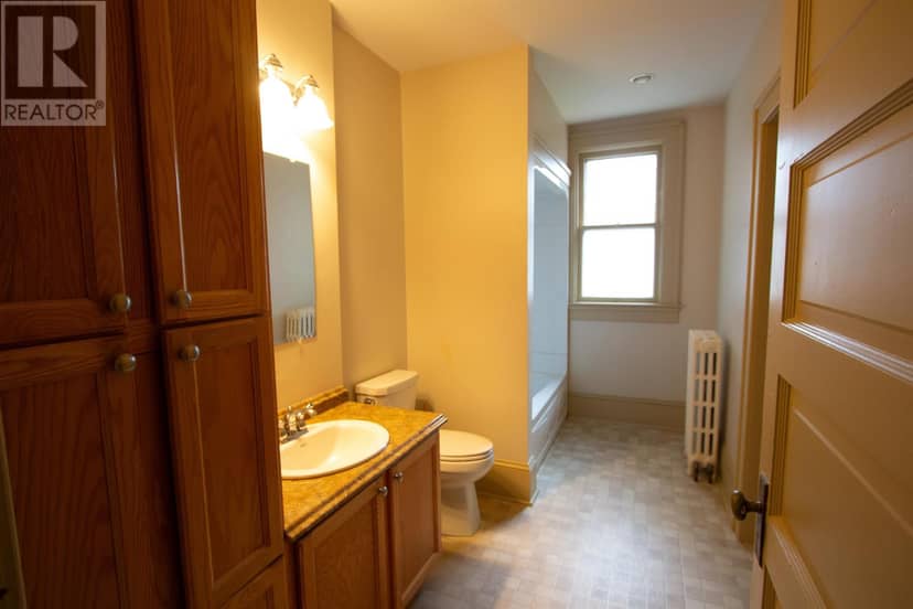 211 Notre Dame Street — photo 14 of 17
