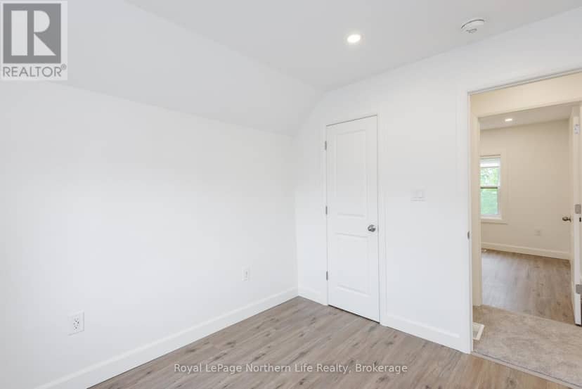 253 Second Avenue W — photo 18 of 33