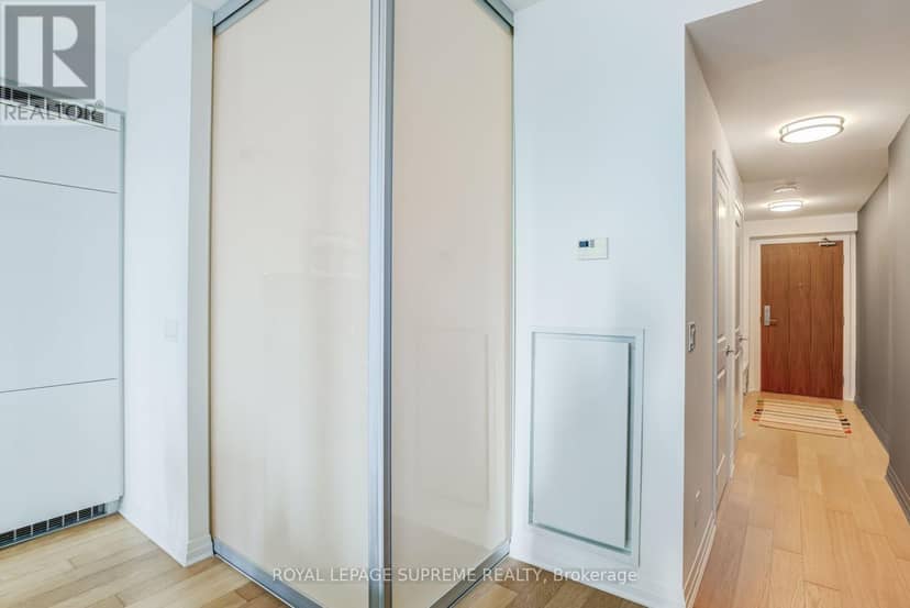 1710 - 8 Mercer Street — photo 10 of 28