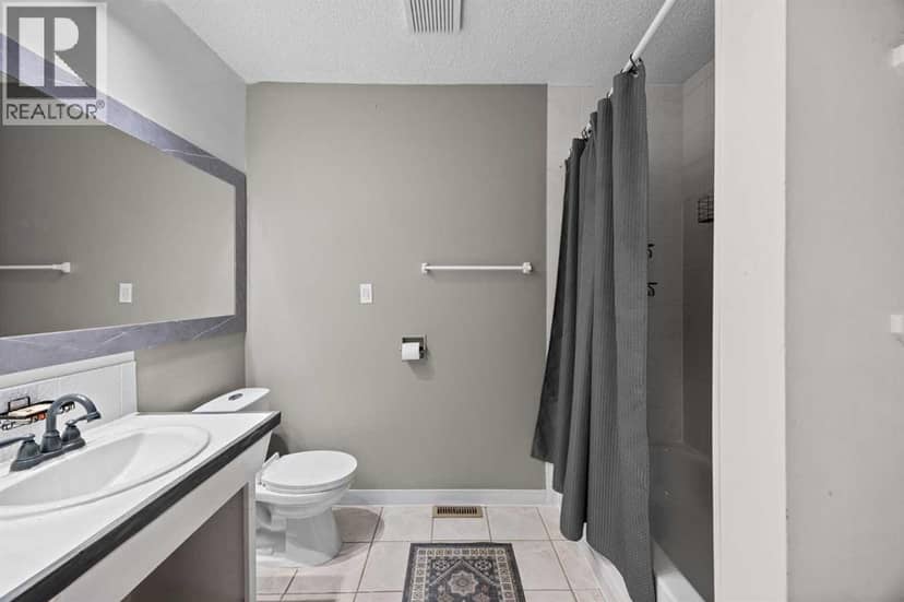 219 26 Avenue NE — photo 22 of 40