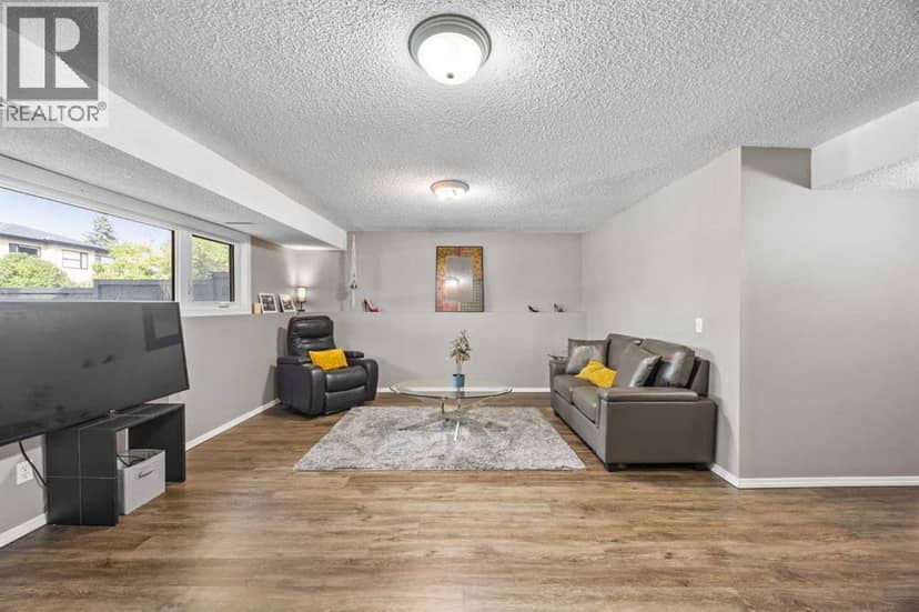 219 26 Avenue NE — photo 30 of 40