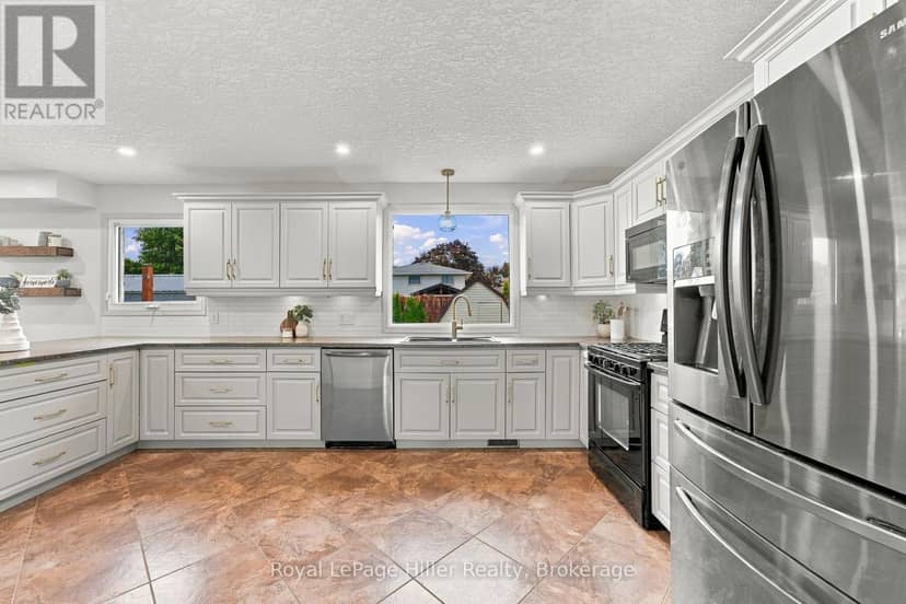 133 Braemar Crescent — photo 10 of 40