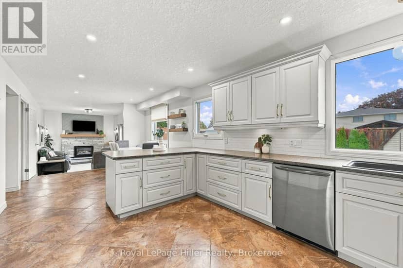 133 Braemar Crescent — photo 11 of 40