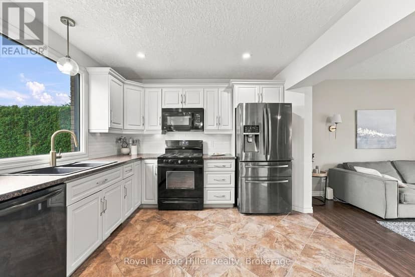 133 Braemar Crescent — photo 12 of 40