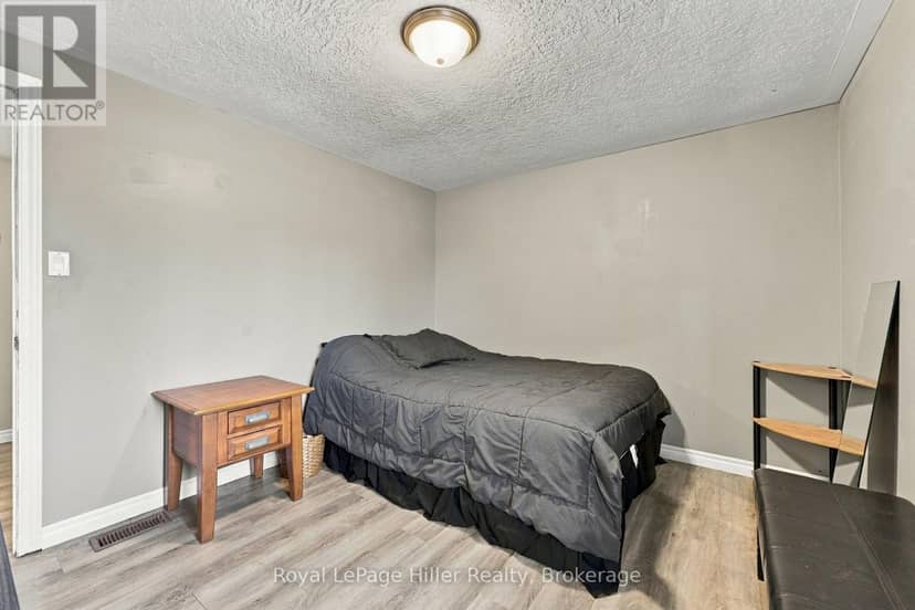133 Braemar Crescent — photo 23 of 40
